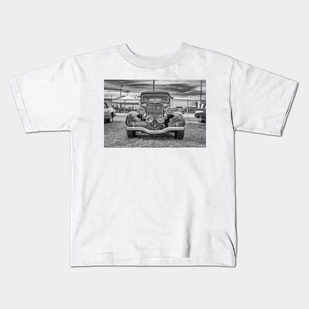 1934 Dodge Deluxe Six Kids T-Shirt by Gestalt Imagery